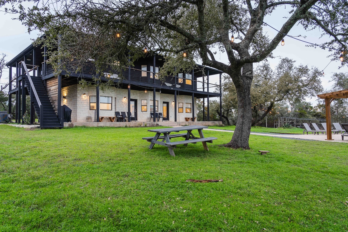 Lawn with picnic table